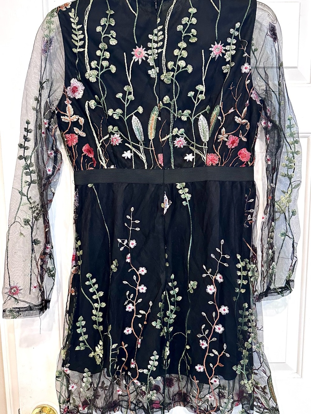 Black Long-Sleeve Fairycore Mini Dress – XL
Floral Embroidery - Picture 5 of 6